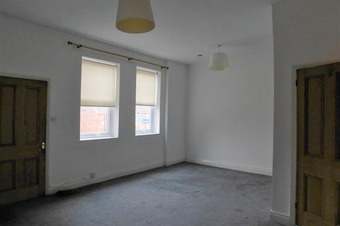 2 bedroom flat to rent, Rodsley Avenue, Gateshead
