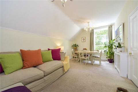 Flat 6, 11 Avenue Crescent, London, W3 8ET
