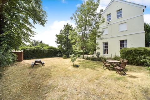 Flat 6, 11 Avenue Crescent, London, W3 8ET