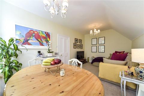 Flat 6, 11 Avenue Crescent, London, W3 8ET