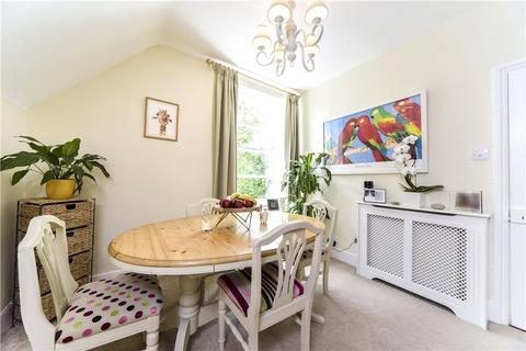 Flat 6, 11 Avenue Crescent, London, W3 8ET