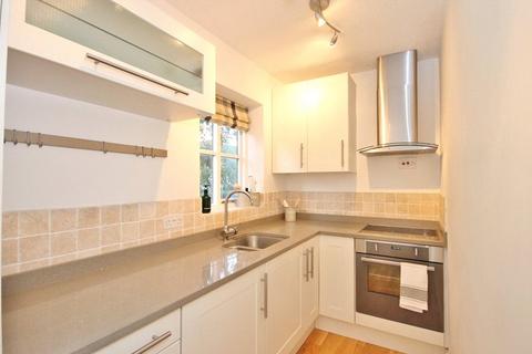 1 bedroom maisonette to rent, Alexandra Road, Englefield Green, Egham, Surrey, TW20