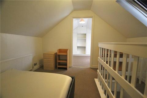 5 bedroom terraced house to rent - Larchwood Drive, Englefield Green, Egham, Surrey, TW20