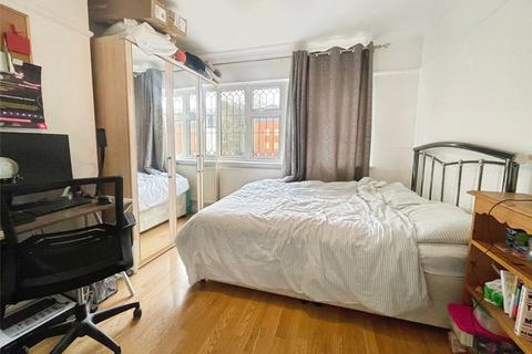 4 bedroom semi-detached house to rent, Harvest Road, Englefield Green, Egham, Surrey, TW20