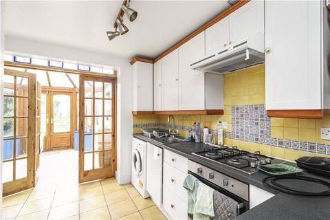 3 bedroom terraced house to rent, Dawnay Road, London, SW18