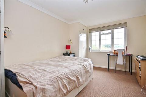 3 bedroom apartment to rent, Swallow Close, Staines-upon-Thames, Surrey, TW18