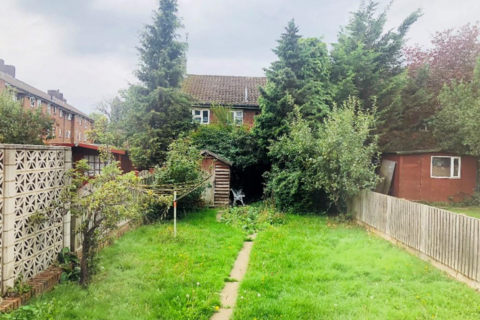 3 bedroom terraced house to rent, Oakleafe Gardens IG6