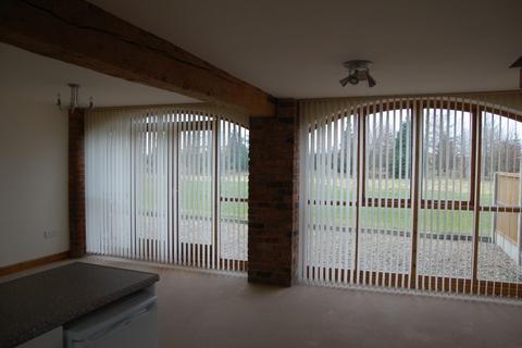 2 bedroom barn conversion to rent, Elsham Wolds