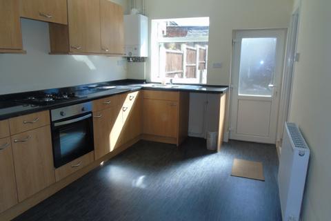 3 bedroom terraced house to rent, KING STREET, ALFRETON, DERBYSHIRE