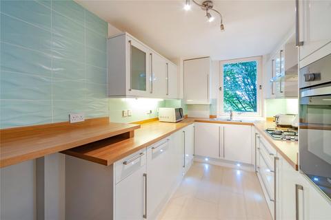 2 bedroom flat to rent, Britten Close, Golders Green, London