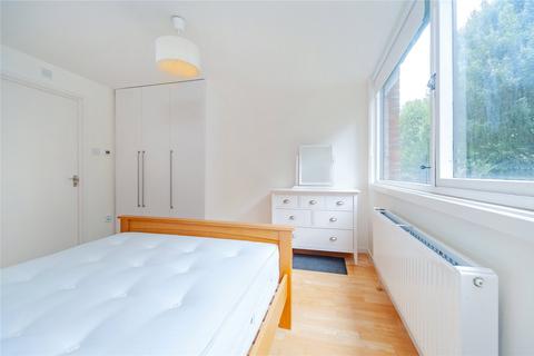 2 bedroom flat to rent, Britten Close, Golders Green, London