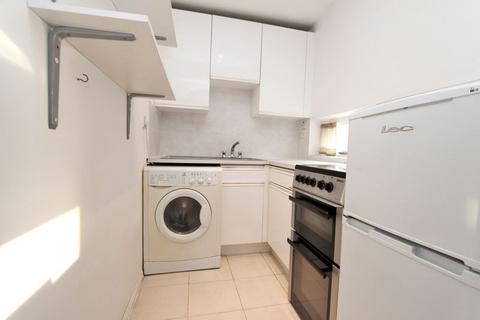 undefined, Pilgrims Close, Palmers Green N13