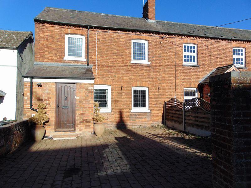 Cotton End, Long Buckby, NN6 7RF 3 bed cottage £250,000