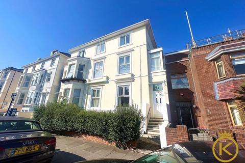 2 bedroom ground floor flat to rent, Clarence Parade, Southsea