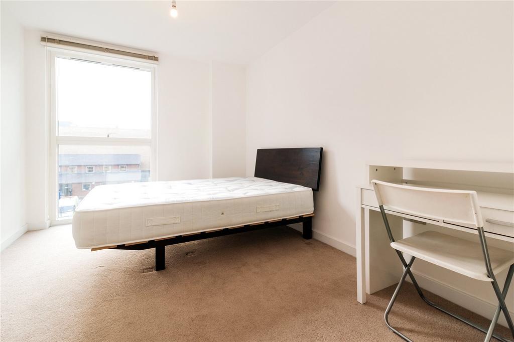 Apartment in London - More