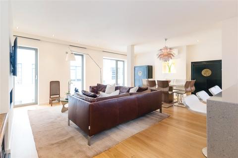 3 bedroom penthouse to rent, North Mews, London, WC1N