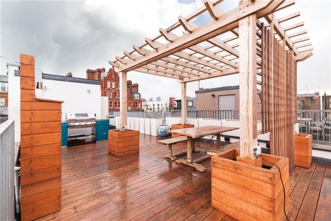 3 bedroom penthouse to rent, North Mews, London, WC1N