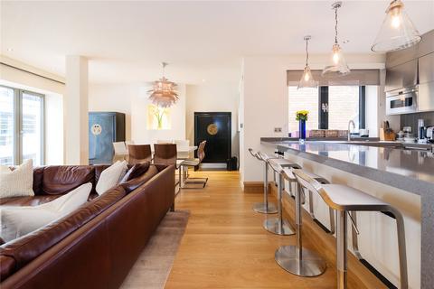 3 bedroom penthouse to rent, North Mews, London, WC1N