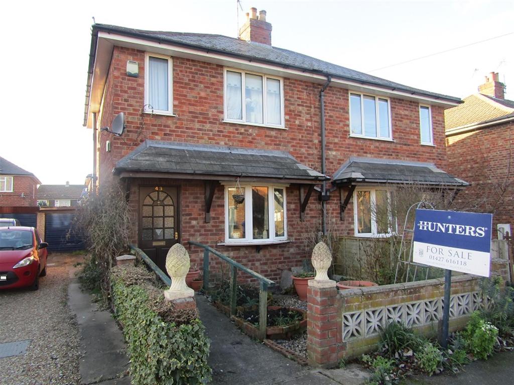 Queensfield, Gainsborough, DN21 2TN 2 bed semidetached house £87,500