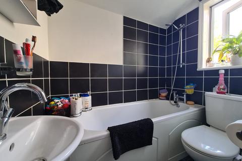 3 bedroom terraced house for sale, Castle Road, Chatham, ME4