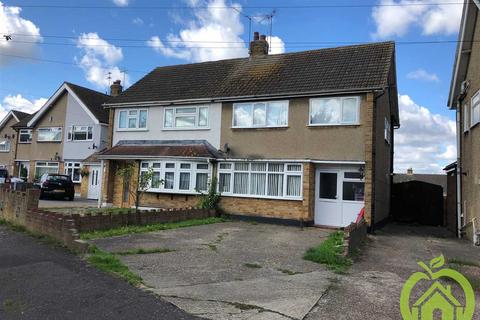 3 bedroom semi-detached house to rent, Cornwell Close, Hornchurch