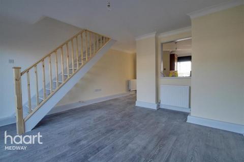 3 bedroom terraced house to rent, Winston Road, Rochester