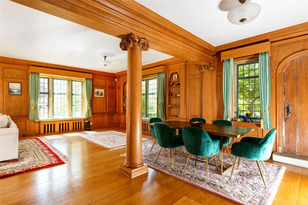 Sitting/Dining Room