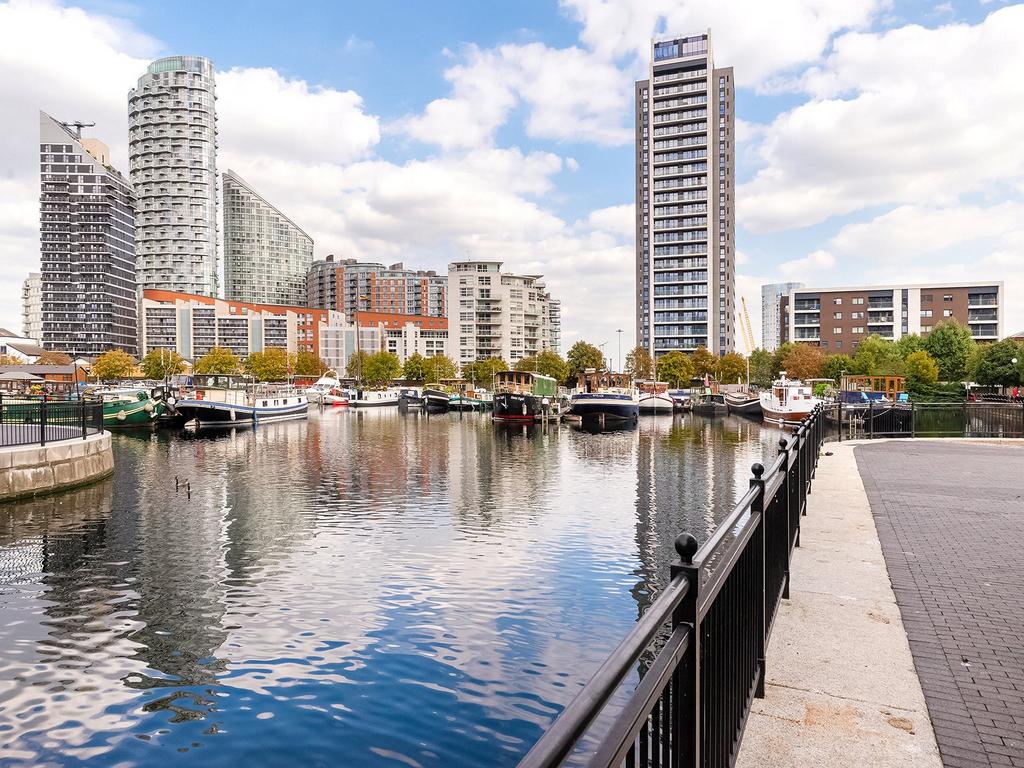 Boardwalk Place E14