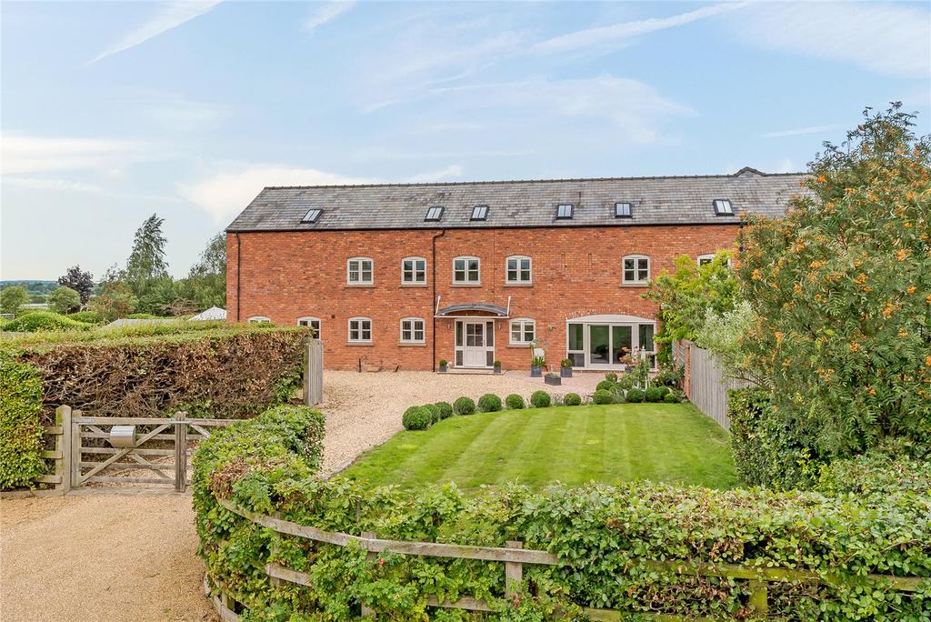 Peel Hall Park, Peel Hall Lane, Ashton, Chester 4 bed barn conversion