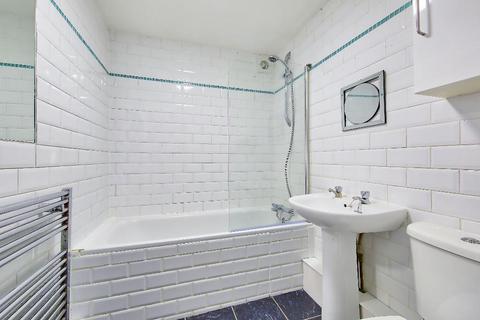 1 bedroom flat to rent, Freeman Road, Morden, SM4 6AR