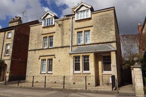 2 bedroom flat to rent, Ashcroft Road, Cirencester