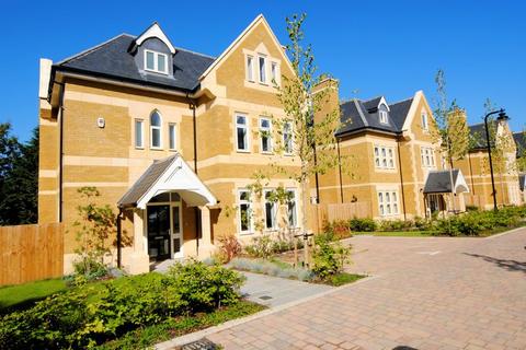 5 bedroom detached house to rent, Havanna Drive, London, NW11