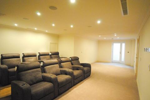 5 bedroom detached house to rent, Havanna Drive, London, NW11