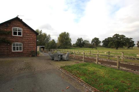 2 bedroom cottage to rent, Stable Cottage, Aldersey Lane