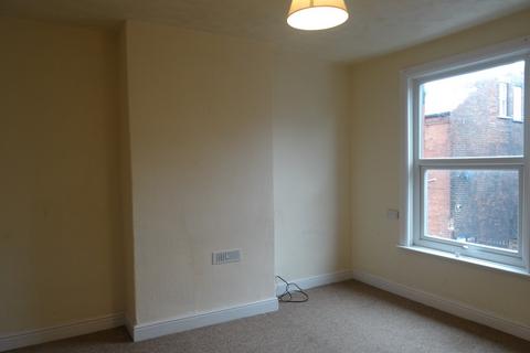 2 bedroom terraced house to rent, Clark Crescent, Leeds LS9