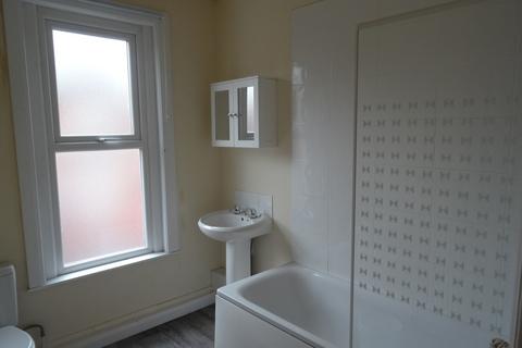2 bedroom terraced house to rent, Clark Crescent, Leeds LS9