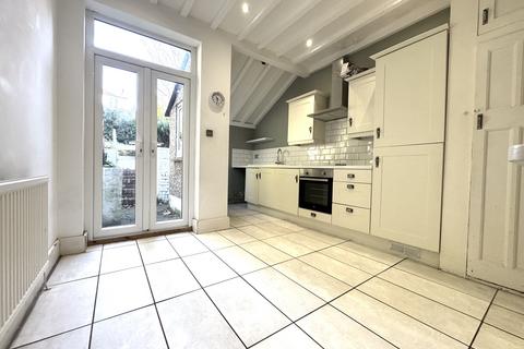 3 bedroom semi-detached bungalow to rent, Upper Dane, Margate