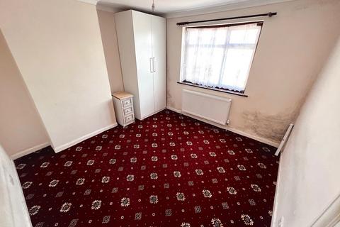 3 bedroom house to rent, North Hyde Lane, Southall, UB2