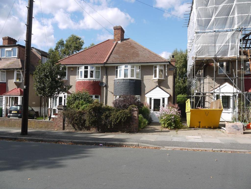 Wricklemarsh Road, Blackheath, London SE3 3 bed semidetached house for