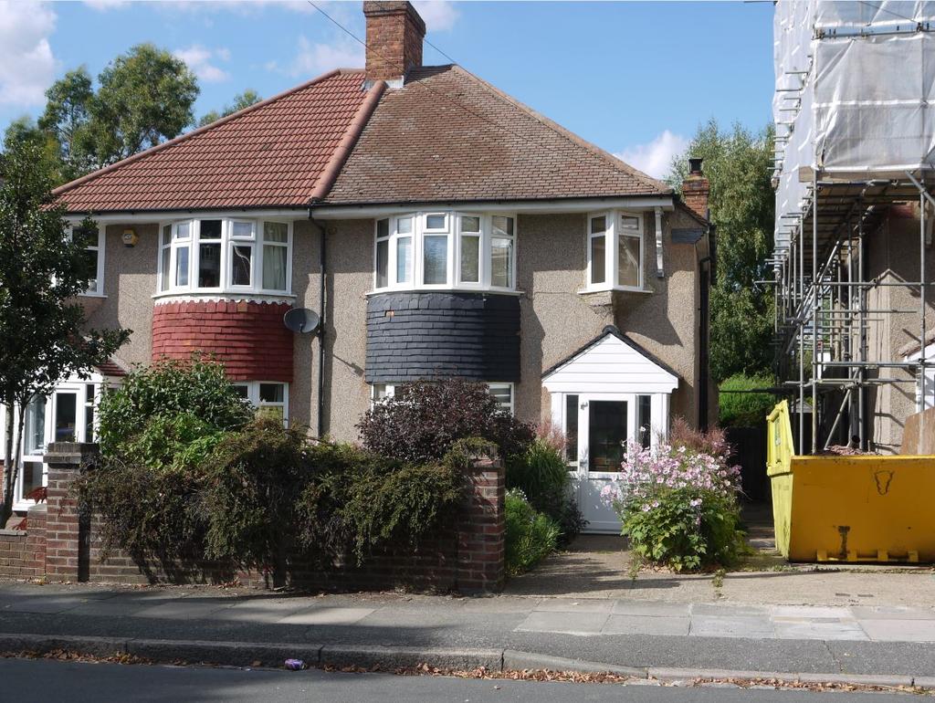 Wricklemarsh Road, Blackheath, London SE3 3 bed semidetached house for