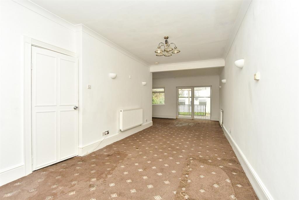 Lounge/ Dining Area