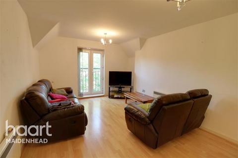 2 bedroom flat to rent, BURNHAM