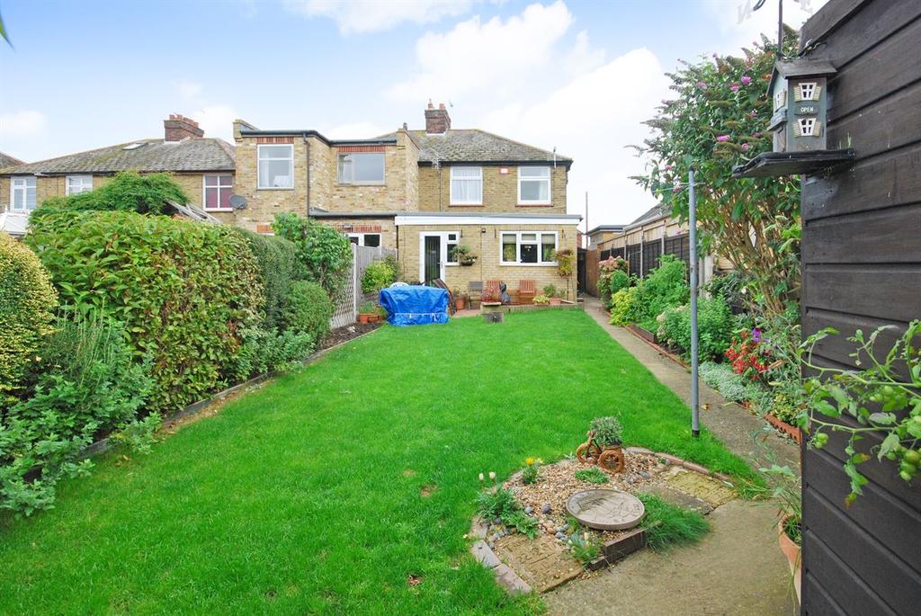 Westover Road, St Peters, Broadstairs 3 bed semidetached house £285,000