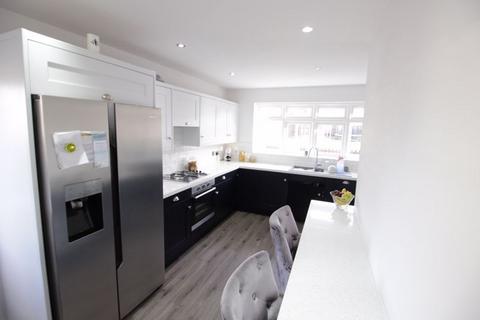 4 bedroom end of terrace house for sale, Murchison Avenue, Bexley