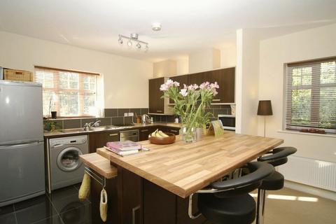 2 bedroom apartment to rent, 67 Silk Mill Chase, Ripponden, HX6 4BY