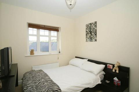 2 bedroom apartment to rent, 67 Silk Mill Chase, Ripponden, HX6 4BY