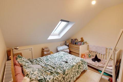 2 bedroom apartment to rent, High Street, Bath