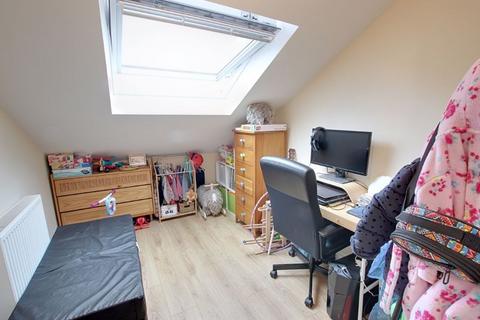 2 bedroom apartment to rent, High Street, Bath