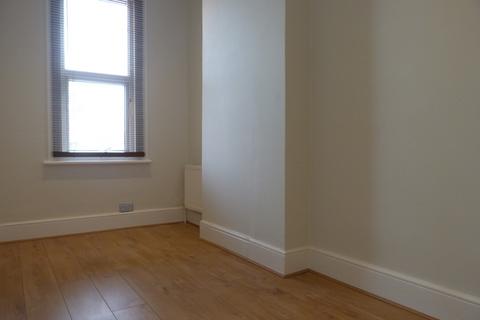 3 bedroom flat to rent, Anson Road, Cricklewood, London, NW2