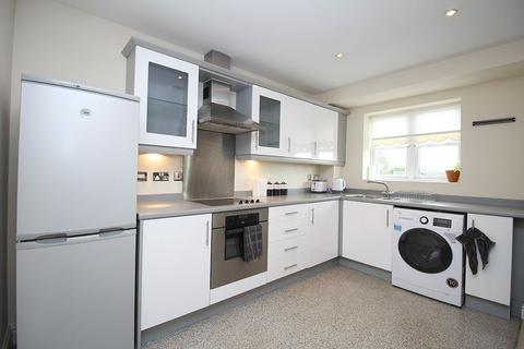 2 bedroom flat to rent, Manor Gardens Close, Loughborough, LE11